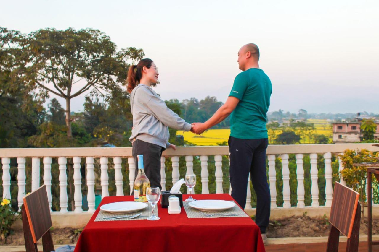 Hotel Chitwan Park Village Sauraha Exterior foto